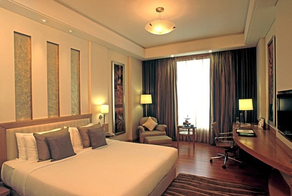 Radisson Noida Hotel Room photo